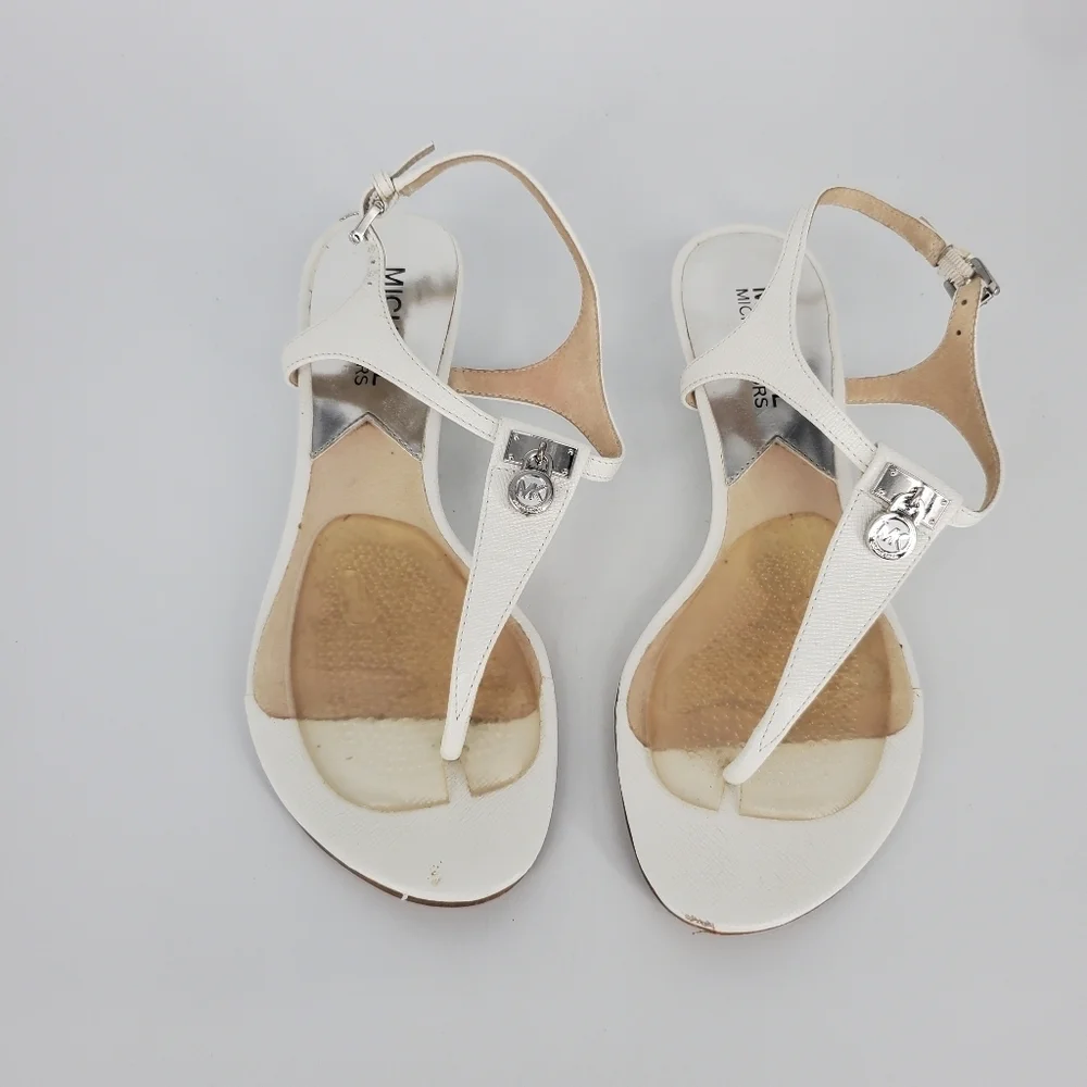 MICHAEL KORS MK Padlock Thong Sandals White Low Wedge Silver Women's 5M Shoes